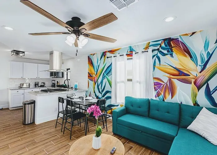 Retreat - 2 Bedroom With King-size Bed - 3 Smart Tvs - 10 Min From Airp - Unit A * Phoenix