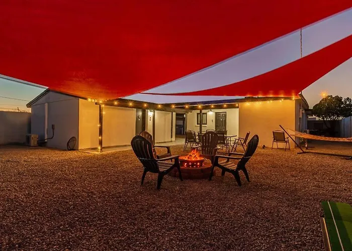 Retreat - 2 Bedroom With King-size Bed - 3 Smart Tvs - 10 Min From Airp - Unit A Holiday home *