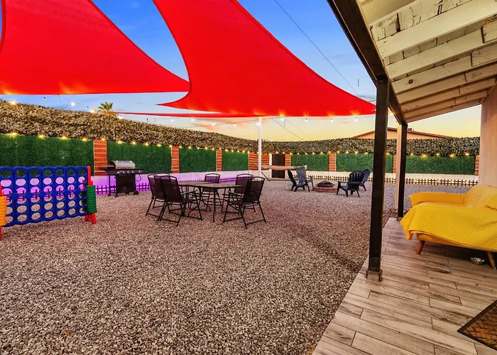 Holiday home Retreat - 2 Bedroom With King-size Bed - 3 Smart Tvs - 10 Min From Airp - Unit A